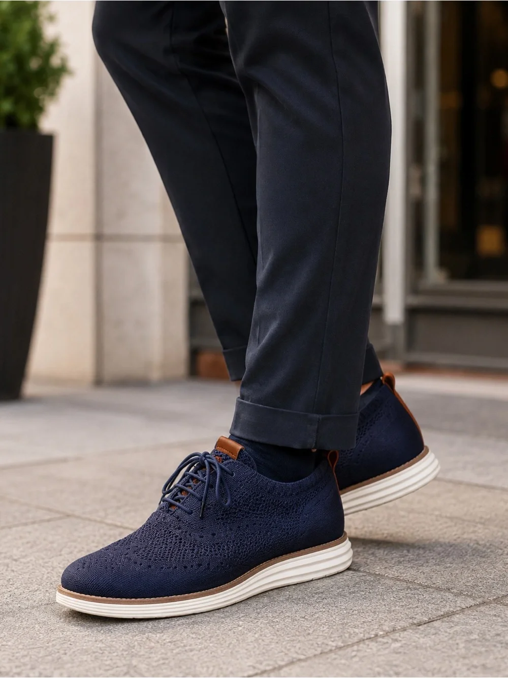 Cole Haan Men's Navy Knit Lace-Up Oxfords with Brown Trim 9.5